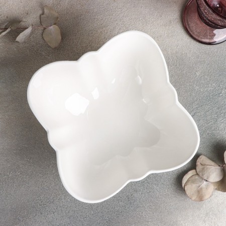 Porcelain salad Magistro "Blanche. Figure square ”, 1.35 l, 18 × 18 cm, white color-1