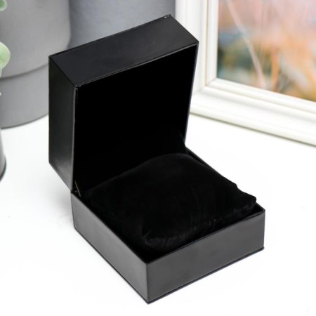 Casket to the leatherette to the clock 1 department "Black on black" 7x9.5x9.5 cm-1