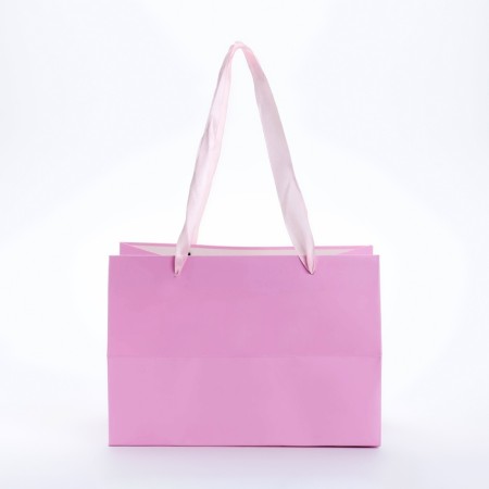 Gift package with a wide bottom of 20 × 14 × 13.2 cm, pink-1