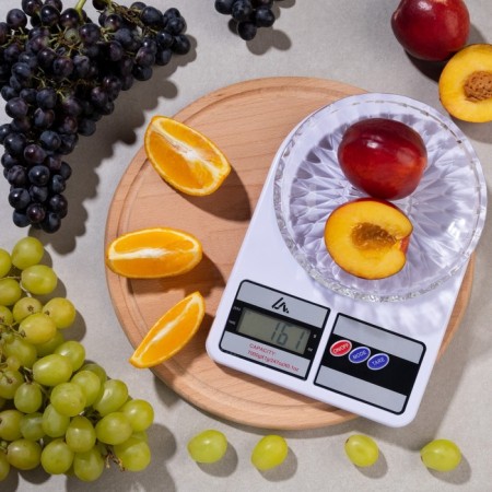Kitchen Libra Luazon LVK-704, electronic, up to 7 kg, white-1