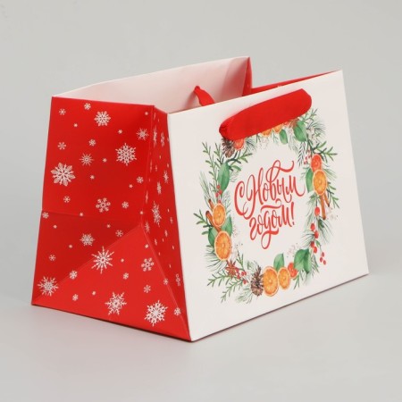 Gift package with a wide bottom "Happy New Year", 20 x 14 x 13.2 cm, New Year-2