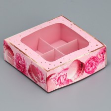 Box for sweets, confectionery packaging, 4 cells, “Present”, 10.5 x 10.5 x 3.5 cm