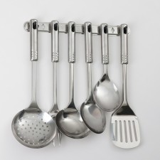 A set of kitchen accessories 