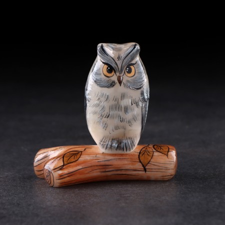 Souvenir "Owl on a log." 8 × 3.5 × 7.5 cm, selenite