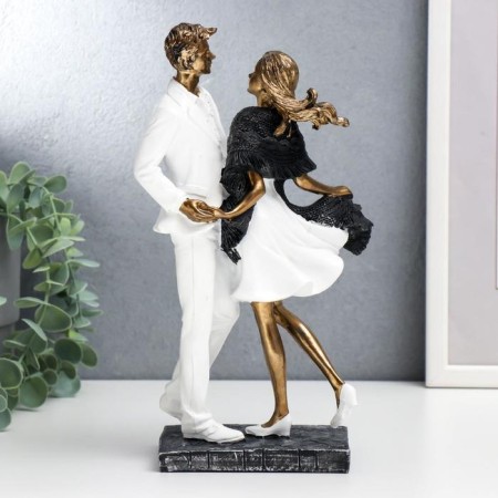 Polystone souvenir "in love with white clothes, with a palactin" 25x10x13 cm-2