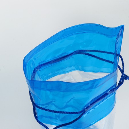Cosmetic bag on the cord, the color is transparent/blue-3