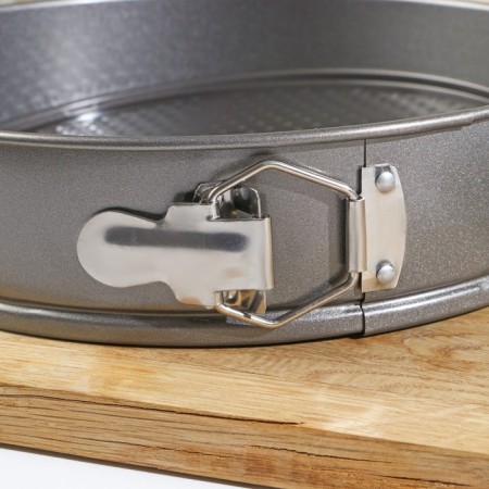 The form for baking the share "Elin. Circle ", d = 28 cm, removable bottom, anti -stick coating, black color-4