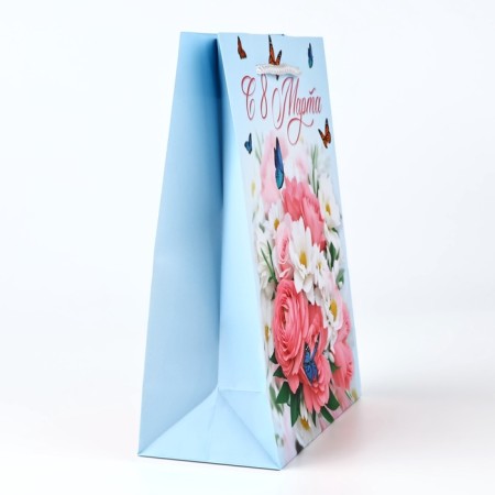 Laminated package "since March 8", MS 18 x 23 x 8 cm-2