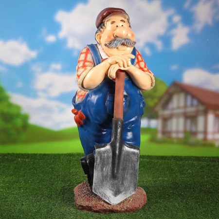 Garden figure "A man with a shovel" 22x26x66cm mix-3