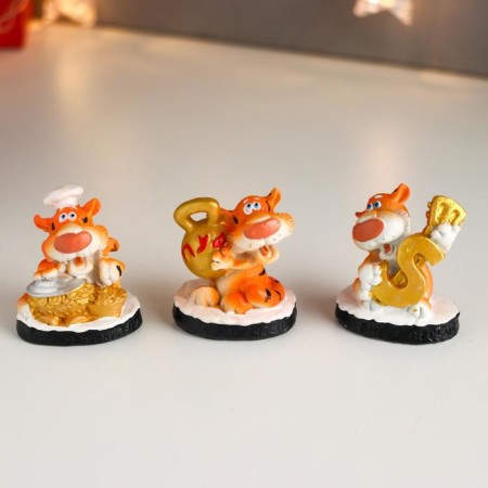 Souvenir Polystone "Red Tigrick Cook/Musician" MIX 6x4x6 cm