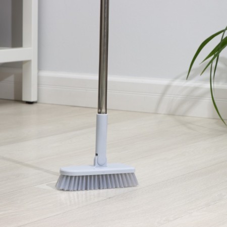 The brush is universal, with a rotary nozzle, 16 × 7 × 86 cm