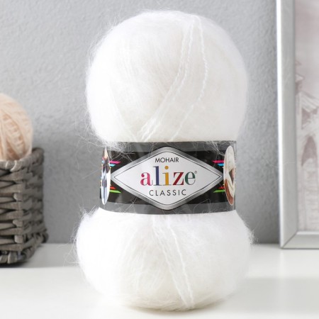 Yarn "Mohair Classic" 25% moher, 24% wool, 51% acrylic 200m/100g (55 white)