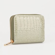 Women's wallet with lightning, the color is light green