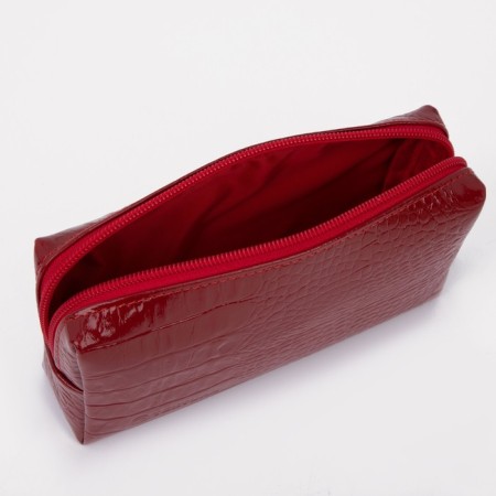 Cosmetic bag at the lightning textura, the color is red-2