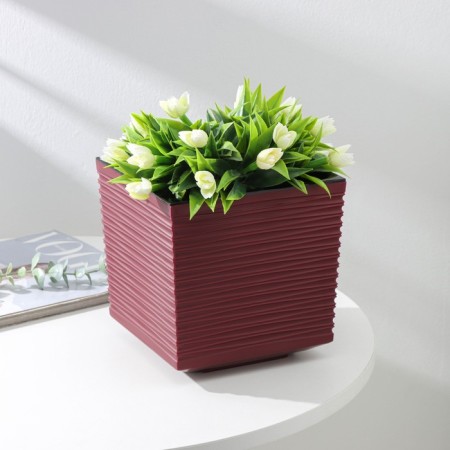 Kashpo with the insert "Style", 3 l, the color is dark cherry