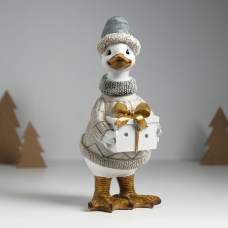 Polystone souvenir "Goose in a beige sweater, with a gift" 9.5x12x22.5 cm