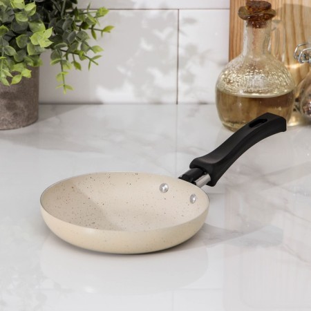 STON SIGN, D = 14.3 cm, plastic handle, anti -stick coating, beige color