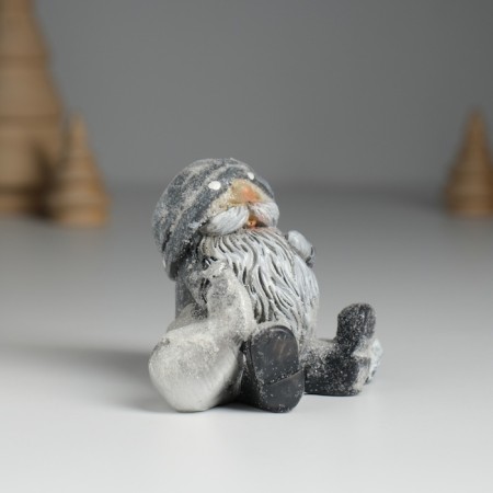 Polystone souvenir "Gnome in a gray long cap with a candy/bag" mix 6x4x5.5 cm-2