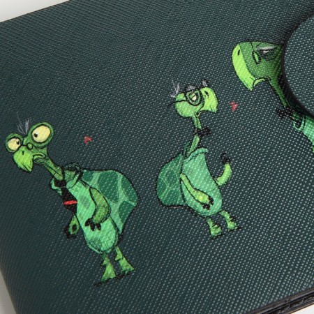 Wallet on the button, the color is green-3