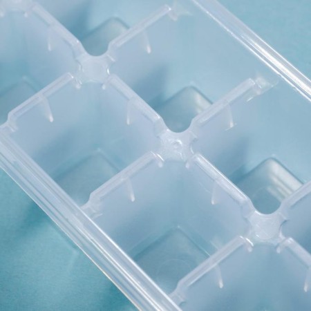 Ice form "cubes" in case of urgent need to attach "-4