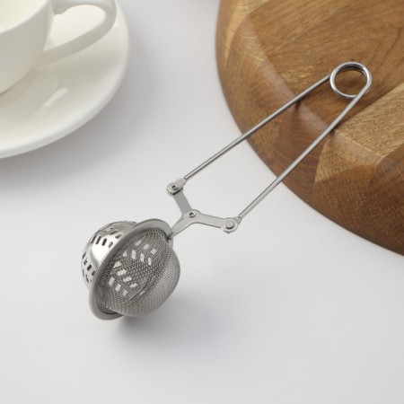 Sieve for tea "Christmas tree", 16.5 cm-1