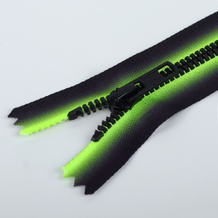 Lightning "Tractor", No. 5, non -proceeding, castle machine, 20 cm, green/black color-1