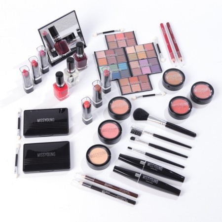 A set of professional cosmetics "Miss Young" No. 11-5
