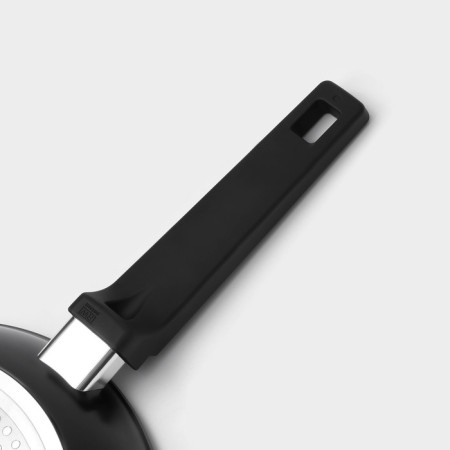 Pan Magistro Flame, D = 24 cm, h = 4.7 cm, Soft-Touch pen, anti-stick coating, induction-4
