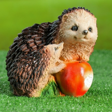 Garden figure "Hedgehogs with an apple" 12x15x14cm-3