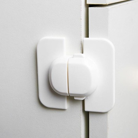Door lock and wardrobe wings