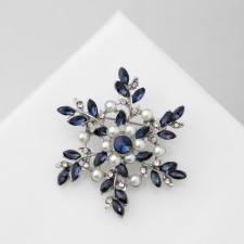 Brooch 