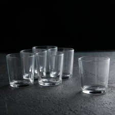 A set of glass glasses 