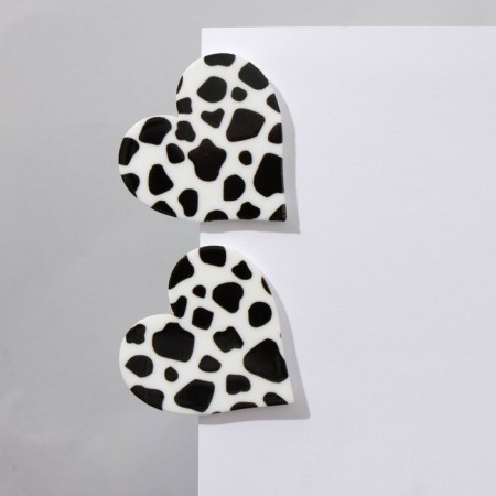 Acryl Earrings "Heart" Bars, Black and White Color-1