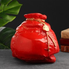 Pig a piggy bank 