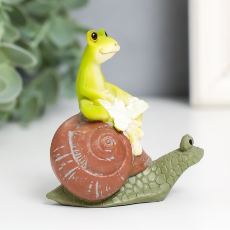 Souvenir Polystone "Frog on the Snail" 7.5x3.8x7 cm-1