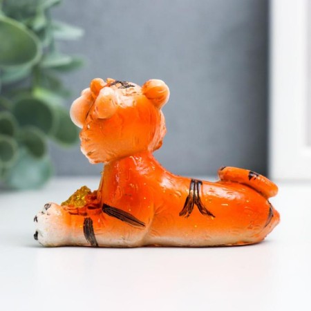 Polystone souvenir "Blue -eyed tiger with coins/bills" MIX 4x4x10 cm-3