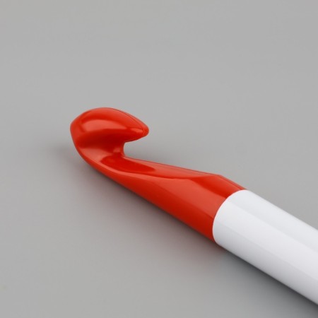 Knitting hook, d = 15 mm, 17 cm, white/red color-3