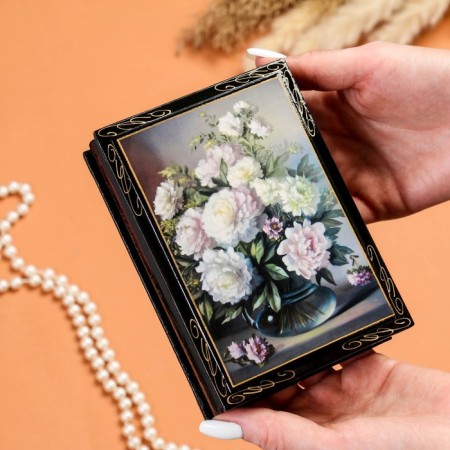 Casket "Piones in a vase", 10 × 14 cm, lacquer miniature-2
