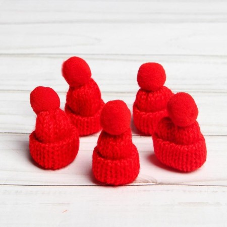 Knitted hat with a pompom, set of 5 pcs., Red color