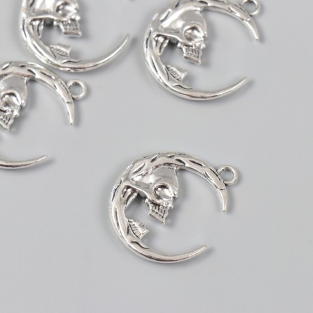 Decor for creativity Metal "Skull in the month" silver 2.7x2.2 cm