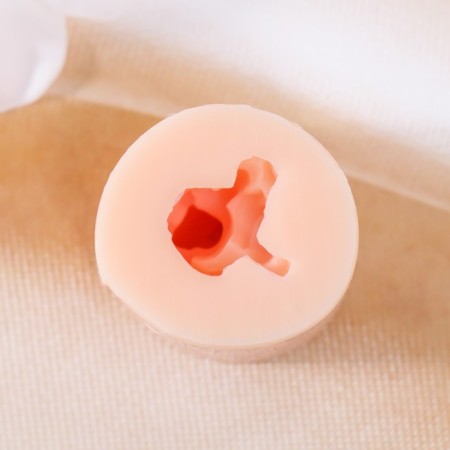 Mold Silicone "Angel Hand on the knee" 3.3x2.2x2.1-3