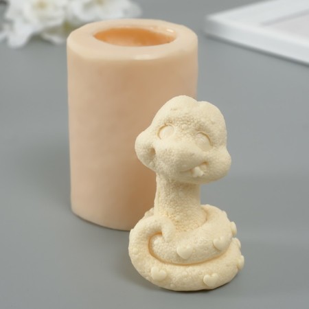 Mold Silicon "Snake in the heart" 6.5x4x4.5 cm