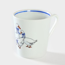 Porcelain mug 