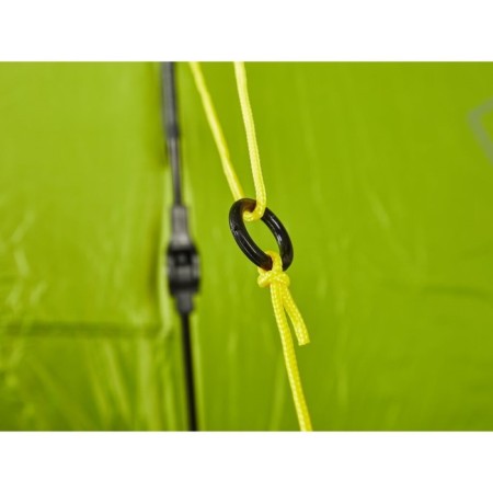 The semi-automatic tent is 4 seats. Norfin Zander 4 NF-5