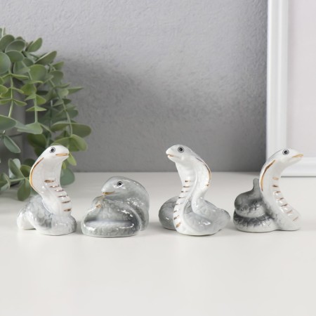 Souvenir Ceramics "Gray Cobra" with gold set of 8 pcs 4.5x4.4x6.6 cm