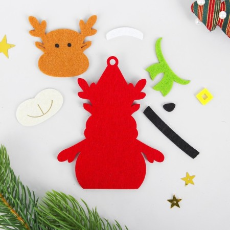 Set for creativity - create a Christmas tree decoration from the felt "New Year's deer in a scarf"-1