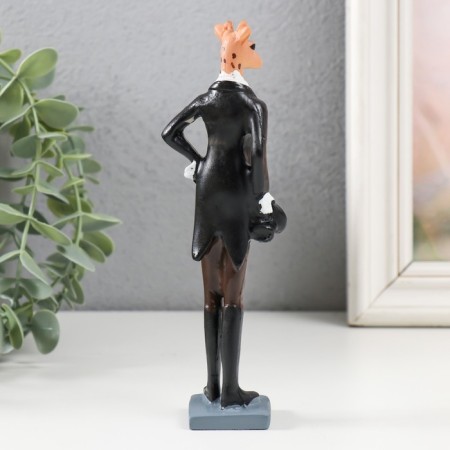 Polystone souvenir "Giraffe in a tailcoat"-2