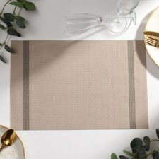 Napkin on the table of the share, centered, 45*30cm