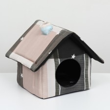 Animal house, 34 x 32 x 35 cm, mix of colors