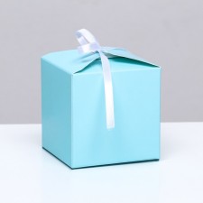 The box is folding, square, blue, 8 x 8 x 8 cm,